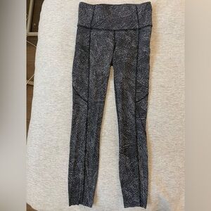 Black and White Patterned Leggings